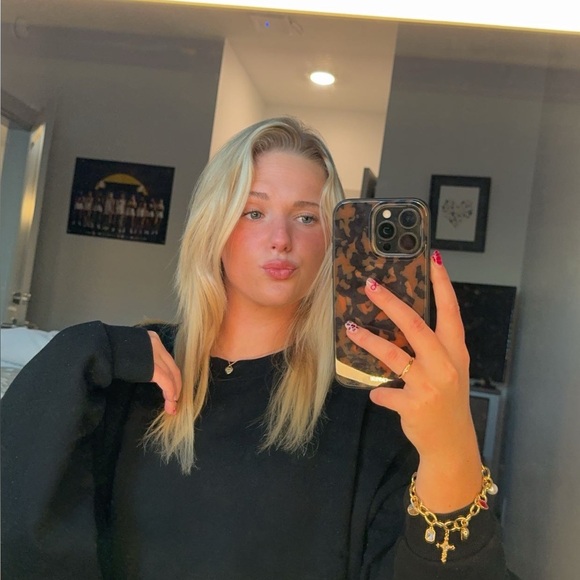 Meet your Posher, Emma - Picture 1 of 1